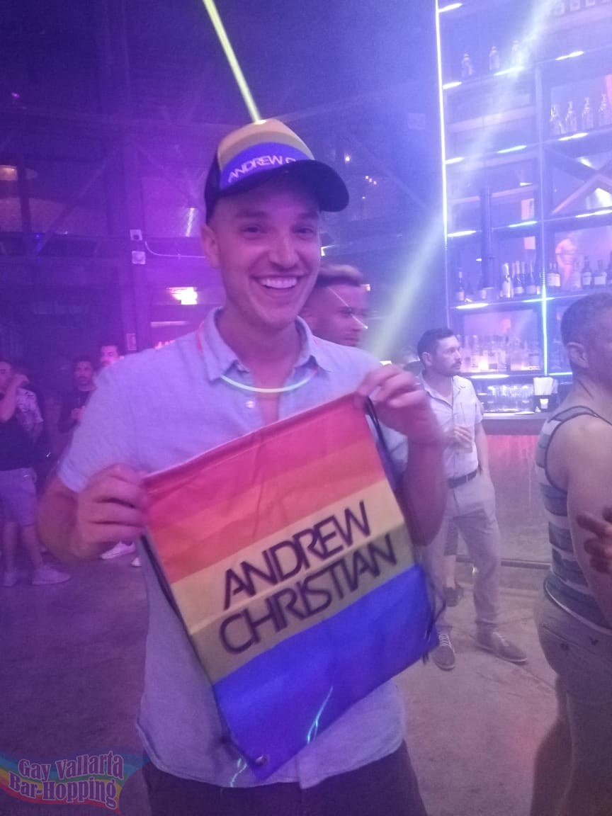 puerto vallarta gay bar hopping